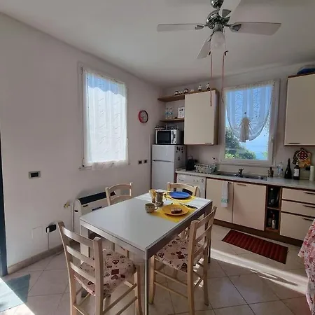 Patty's With Private Parking * Леричи